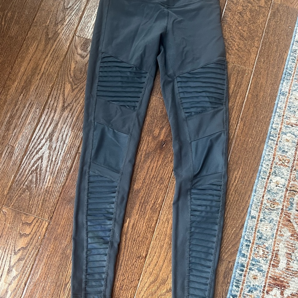 ALO Yoga Charcoal Leggings
